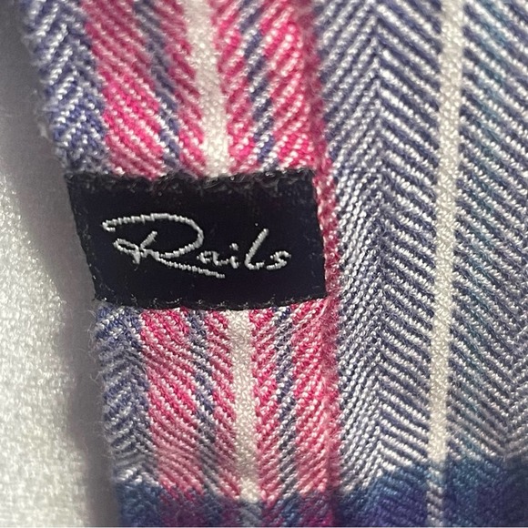 Rails Brit Sleeveless Plaid Shirt - Size S - very soft - like new condition - Picture 12 of 14